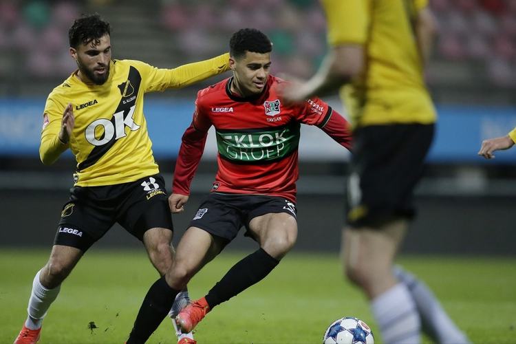 但她依靠精 但她依靠精